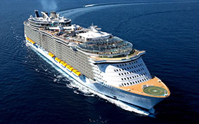 Allure of the Seas en 2015 à Marseille <!--– -->